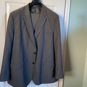 Nautica men’s dress suit. Gray color.